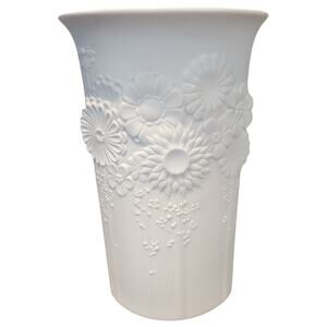 Kaiser West German a Tall White Elliptical Vase with a garden of Daisy Flowers